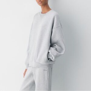 Aritzia • Light Gray Mega Fit Sweatshirt